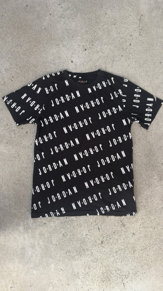 Jordan Boys XL Black White Graphic Print Logo Crew Neck Short Sleeve T-Shirt