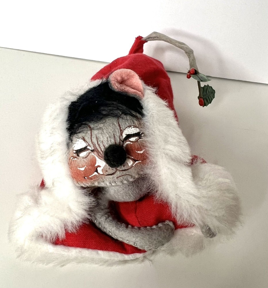 ANNALEE Mobilitee Gray Christmas Mouse in Santa Cap 1971 VTG 8” Long