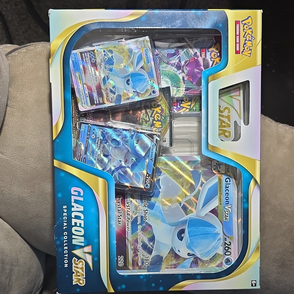 Pokémon TCG Glaceon VSTAR Special Collection Box English Promo 2022 6+