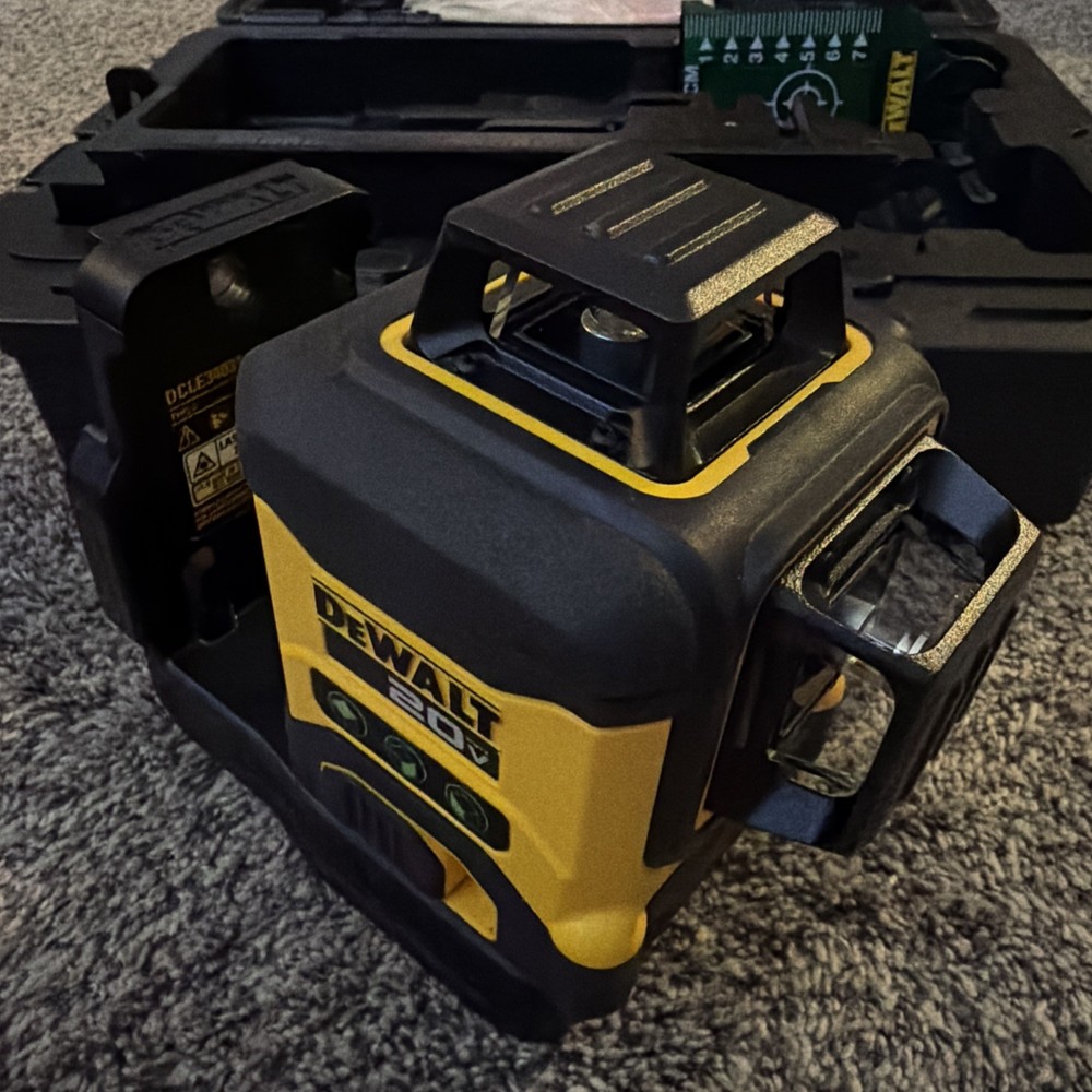 DEWALT 20V 3-Beam 360-Degree 3-Plane Laser Level (Tool Only) NEW
