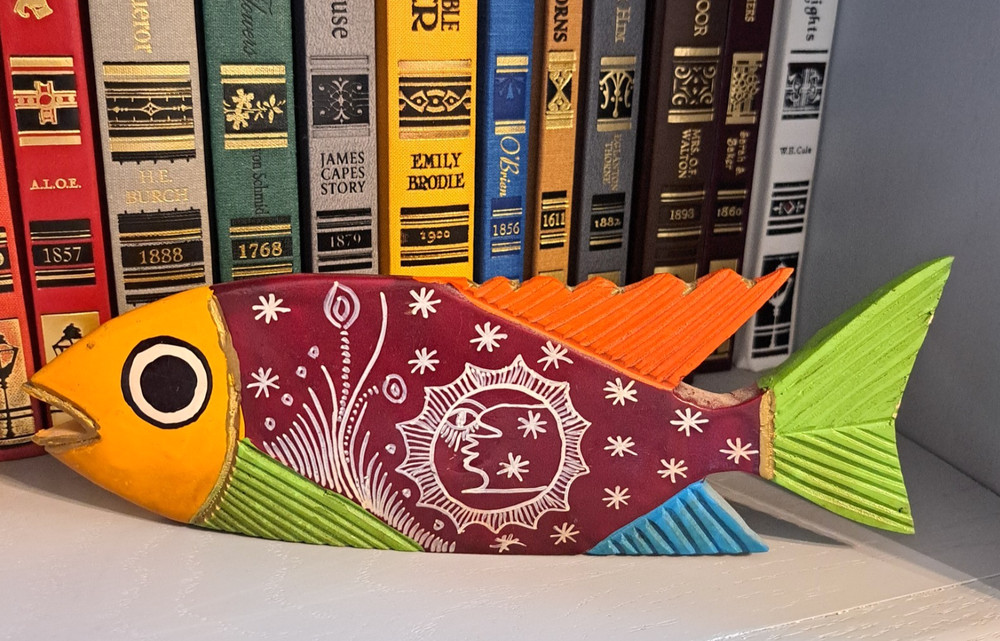 Vintage FISH Hand Painted Hand Carved Wood Mexican Folk Art Shelf Decor  8x 2.5