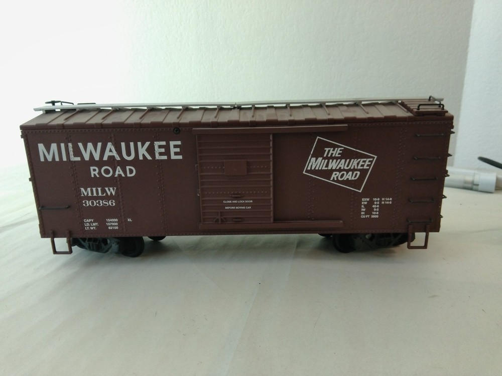USA Trains R19106D G Scale Steel Box Car Milwaukee Road #30386