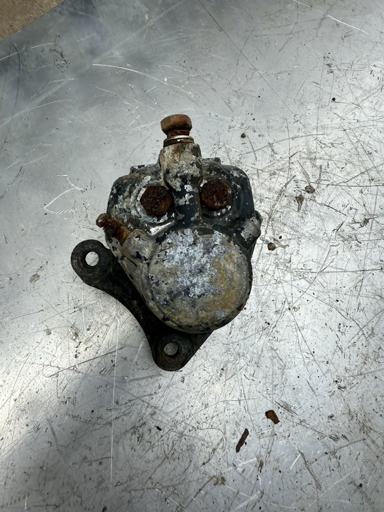 Kawasaki Z750 Z 750 Brake Caliper Calliper Lines Bracket OEM Genuine Mount