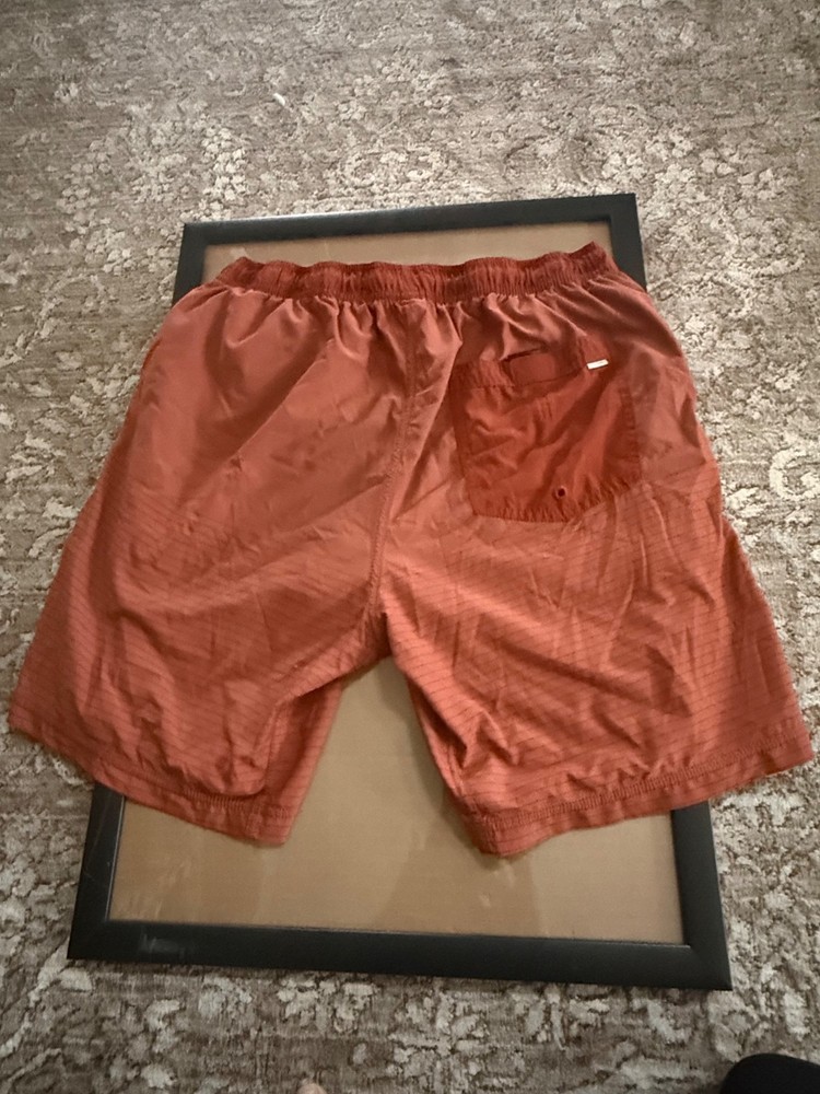 vuori mens shorts large