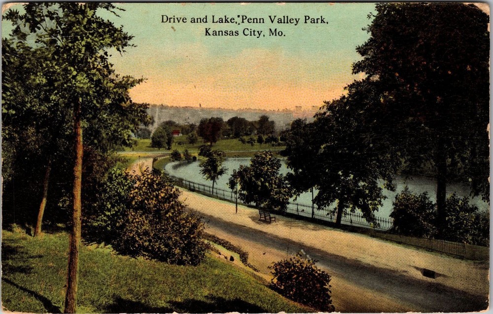 Kansas City MO-Missouri, Drive & Lake, Penn Valley Park, Vintage Postcard