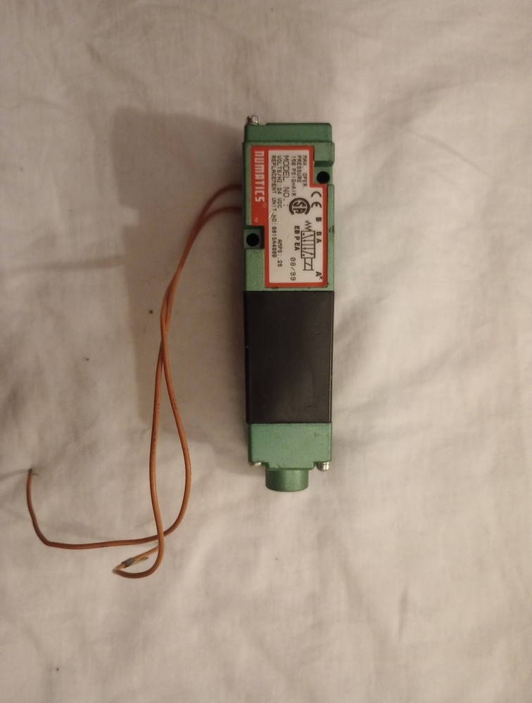 Numatics Solenoid Valve 24 Vdc Model  081Sa400B