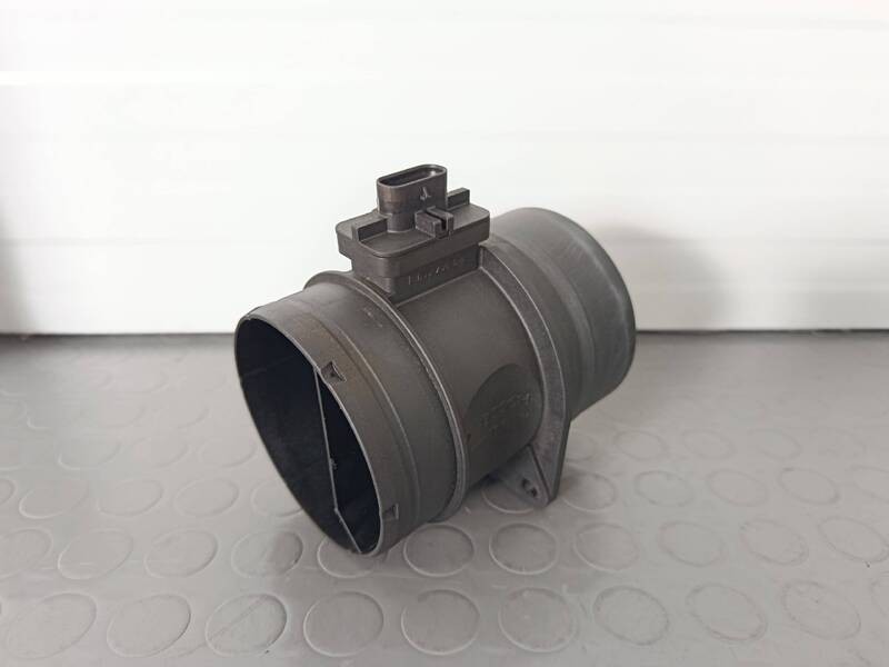 03L906461A flowmeter Audi Q3 8UB 122650