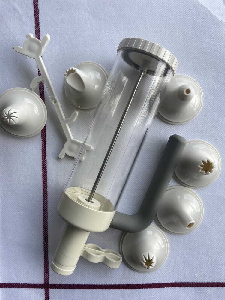 Pampered Chef Easy Accent Decorator 1775 Full Set with Tips