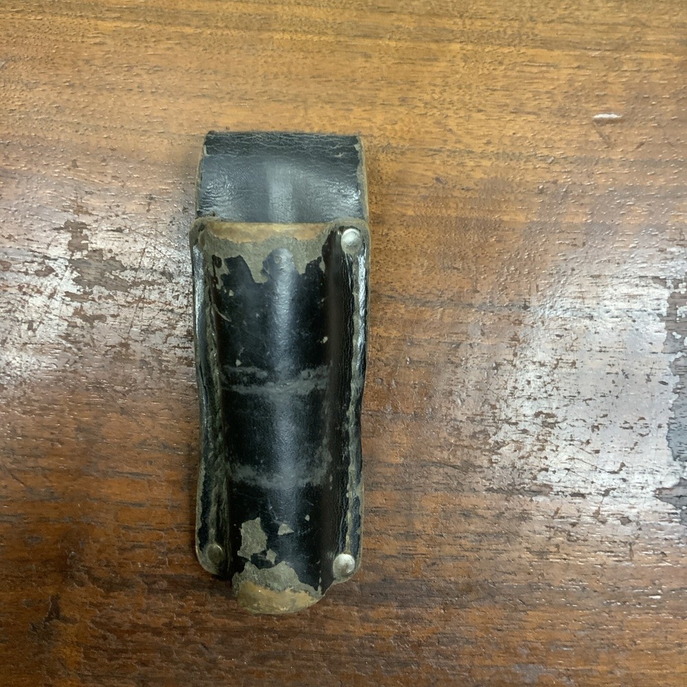 Vtg Small Flashlight Belt Loop Leather Holster Sheath Good Snap Sturdy