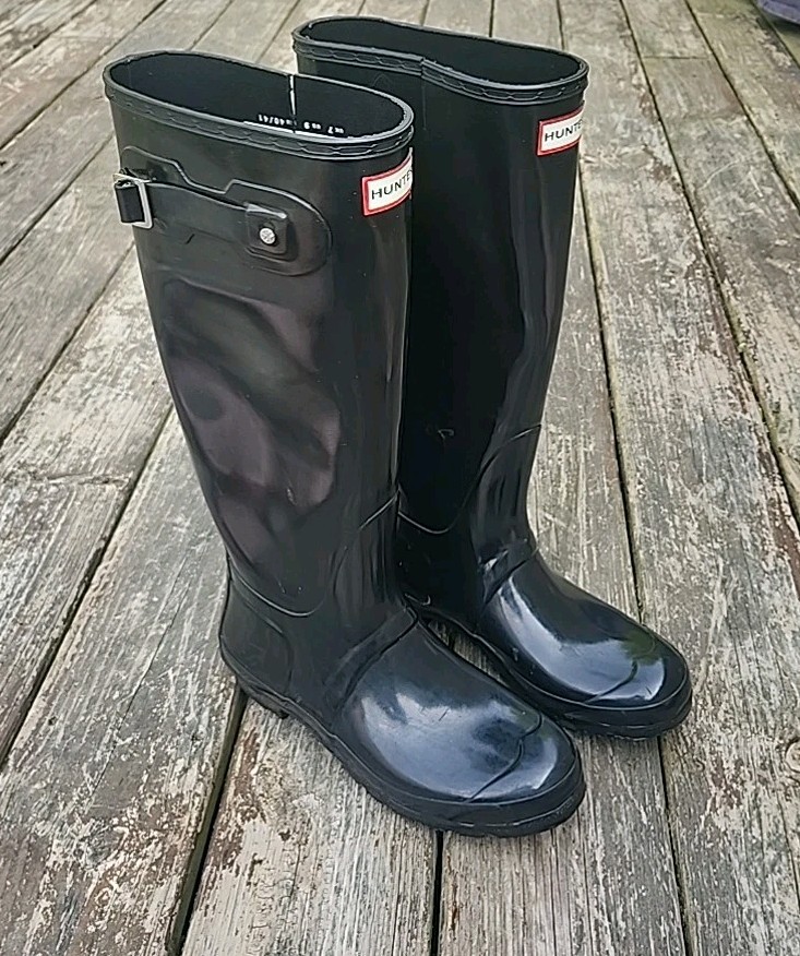 Hunter Black Gloss Tall Buckled Rain Boots Women's Size 9