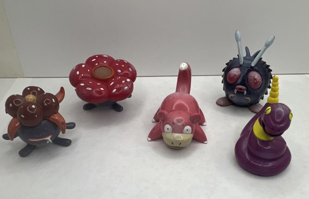 TOMY Pokemon vintage Figures Gloom, Vileplume Slowpoke, Venonat, Ekans
