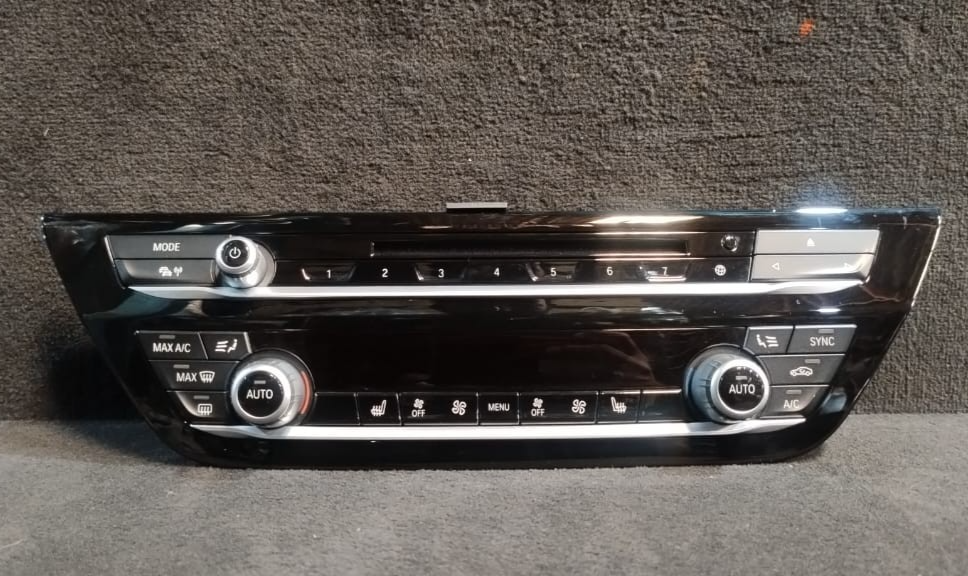 BMW G30 G31 G32 CLIMATE CONTROL & RADIO AUDIO SWITCH PANEL P/N  6834435