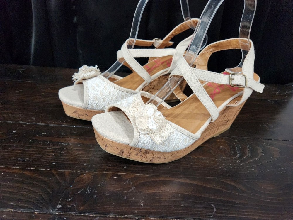 Jellypop Park Beige Cream Lace Canvas Cork Wedge Sandal Size 10 Medium