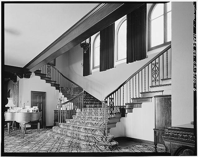 Photo:Morgan Hill California Fountain Oaks 1900s Front Staircase Interior