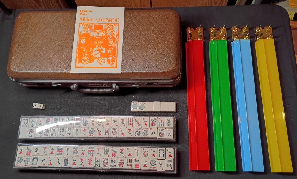 Vintage American MAH JONGG Set 160 Tiles + 6 Extras, 4 Racks, Dice and Nice Case