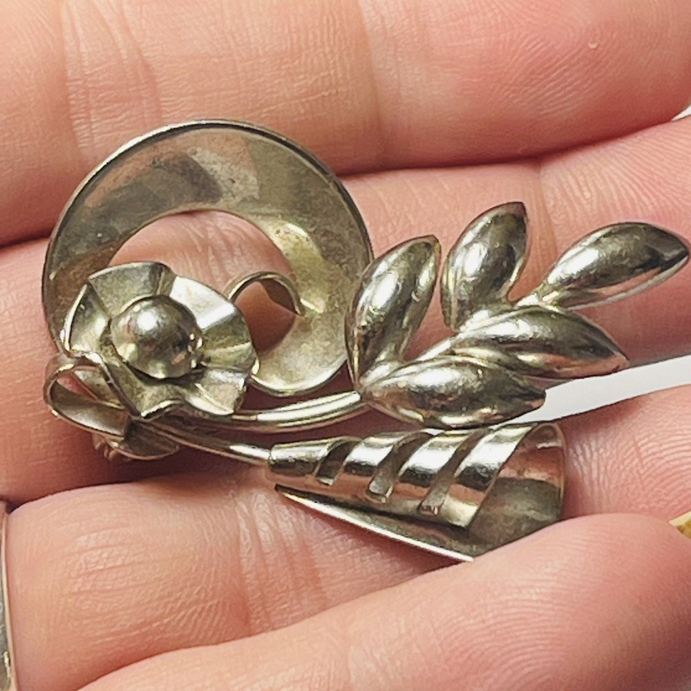 Vintage Mid-Century Brooch Pin Costume Silver Tone Floral Leaf Ribbon Retro