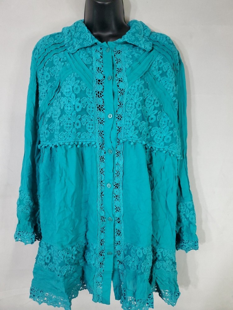 Urban Mango Blouse Women's Size XL Turquoise Lace Panels  Cut Out Front Cottage