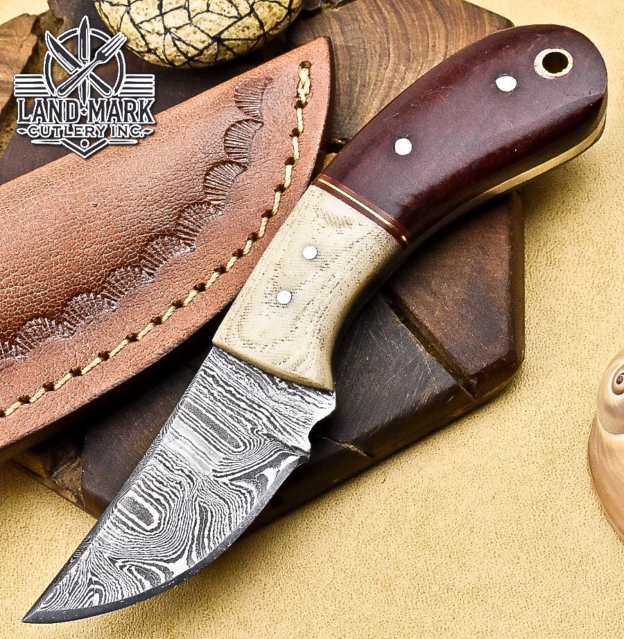 BEAUTIFUL DAMASCUS  STEEL HUNTING MINATURE  KNIFE WITH BEAUTIFUL WOOD HANDLE