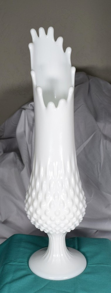 VTG Fenton Milk Glasswhite Hobnail 12.5
