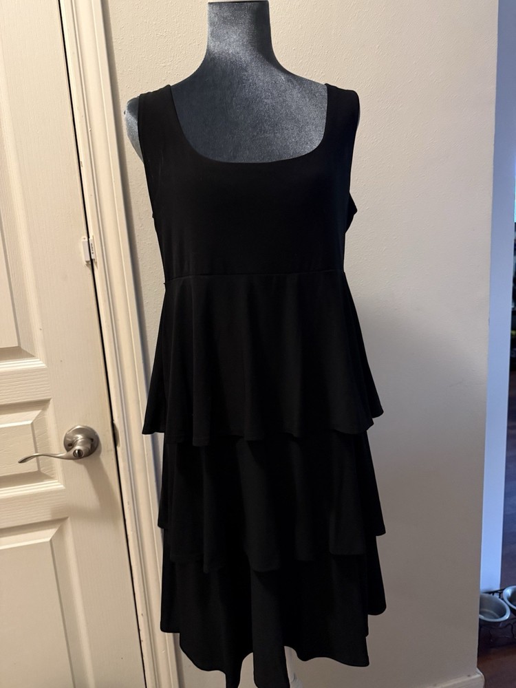 Tiana B. Women’s Black Solid Tiered Ruffle Sleeveless Scoop Neck Dress M