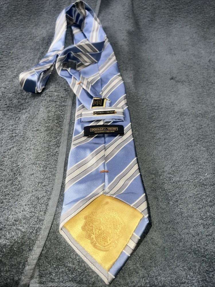 Donald J Trump Collection 100% Silk /Seda Handmade Tie Gray Blue Stripe 60 Inch