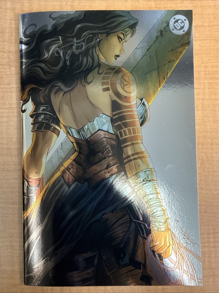 Absolute Wonder Woman #17 - Tyler Kirkham SIGNED VIRGIN FOIL Ltd 1000 w/COA