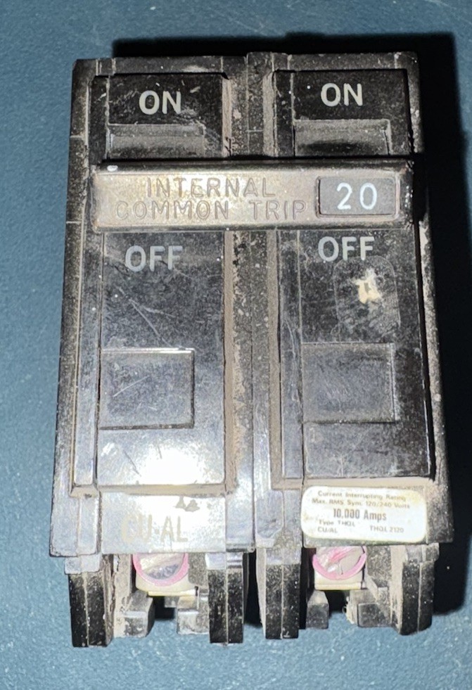 GE Thql2120 CIRCUIT BREAKER 20 AMP 2-POLE 120/240V