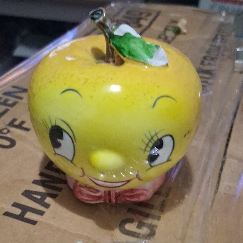PY Japan Ceramic Yellow Apple Face Salt Shaker Novelty Fruit
