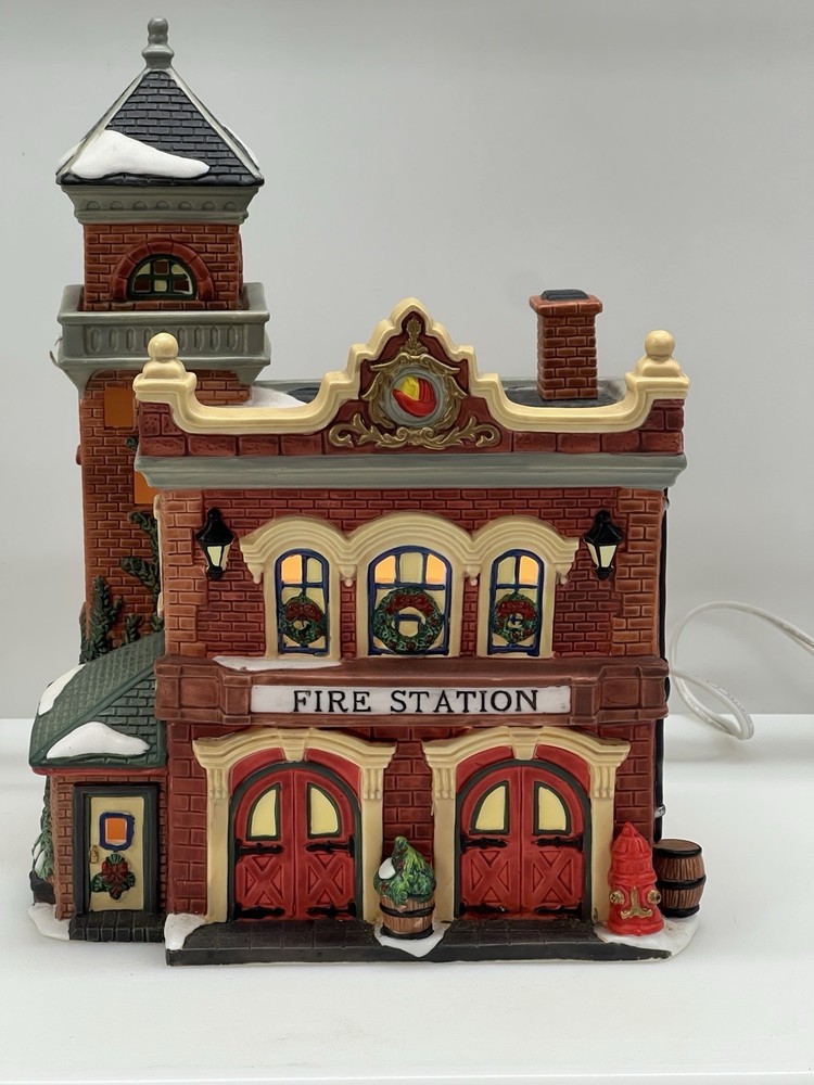 Heartland Valley Village Fire Station 1999 OWell Deluxe with Lights
