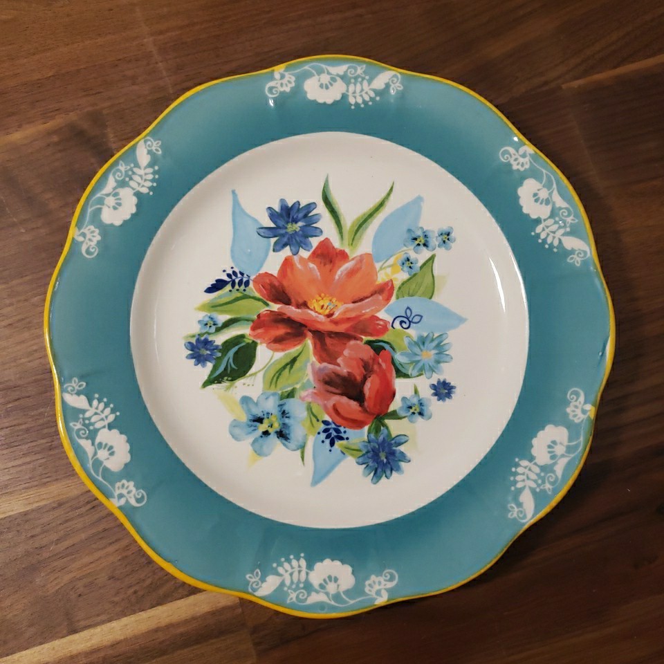 Pioneer Woman Plate 8.75