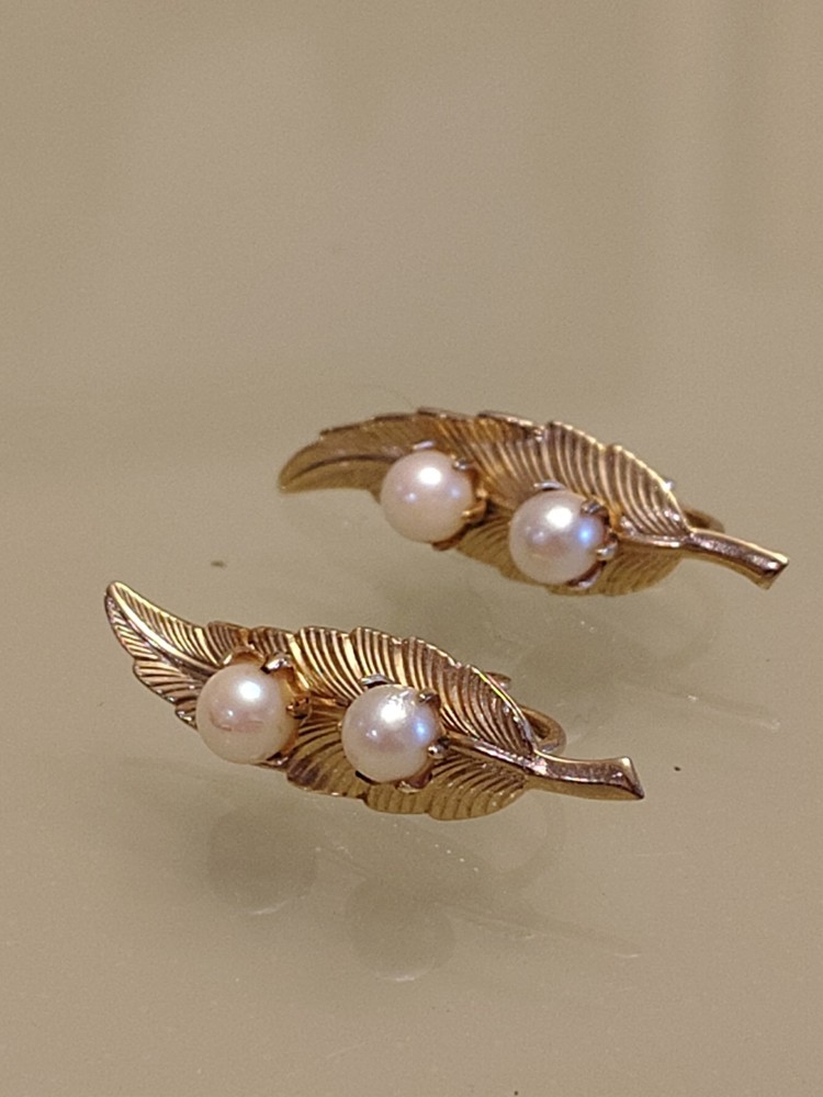 Faux Pearl Gold Clip-on Earrings Vintage Leaves
