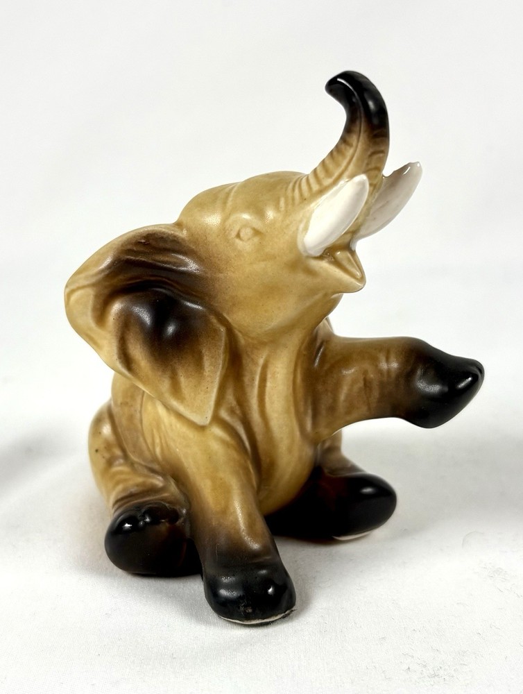 💥 Vintage Lefton Japan Baby Elephant Figurine Raised Trunk Sitting MCM.
