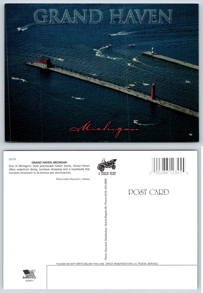Grand Haven Michigan LIGHTHOUSE Postcard V393