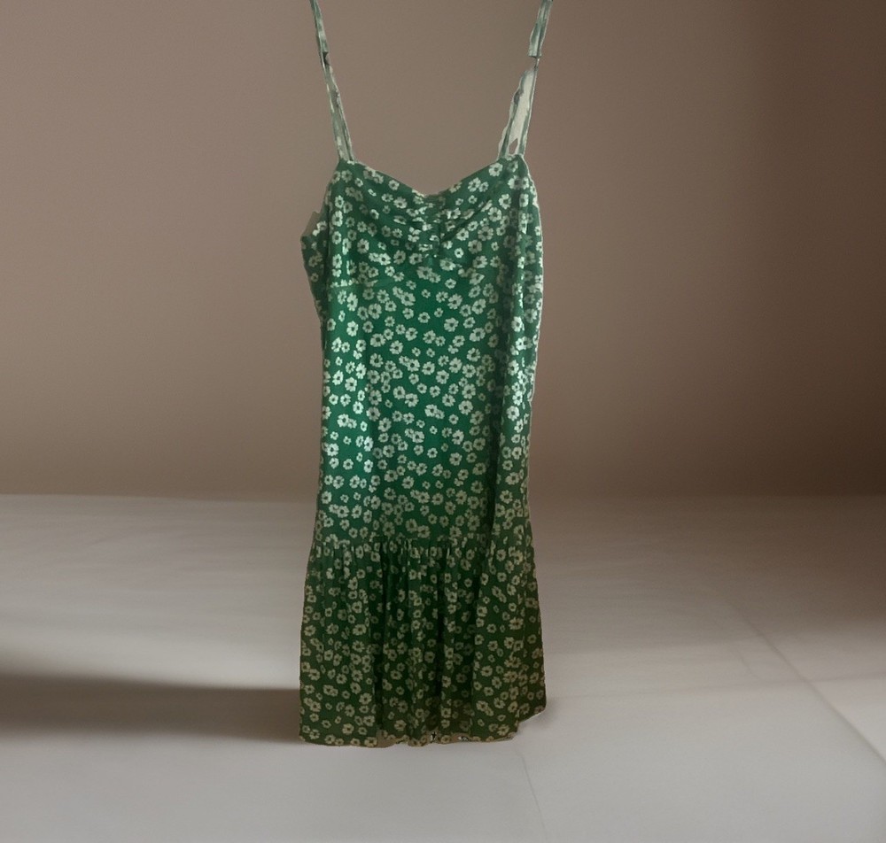 Kimchi Blue Sweatheart Neck Floral Slip Mini Dress Green White Ruffle Accent M/M