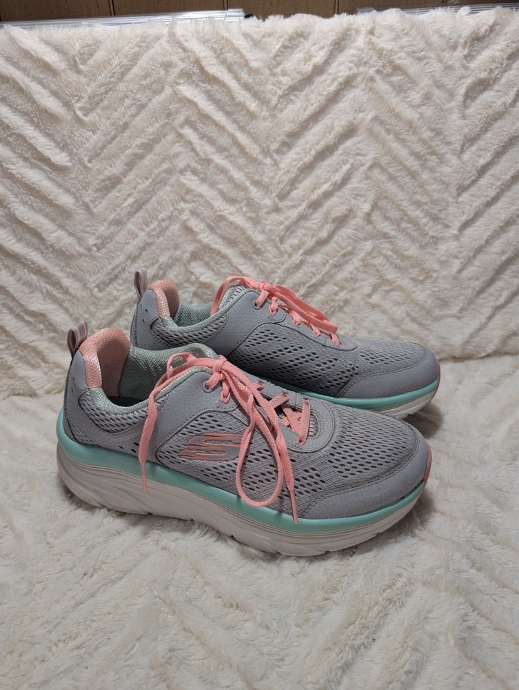 S1 Skechers Women's D'Lux Walker Infinite Motion Walking Shoes Gray Size 8. M