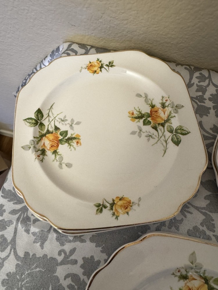 “The Hallmark” of Canonsburg Warranted 22K Gold salad Plates Set of 6 RARE