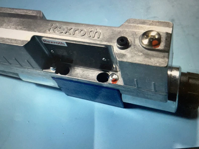 4WREE 6 V16-3X/V/24A1-A44 R901495958 Bosch Rexroth Valve 4WREE6V16-30/V/24A1-A44