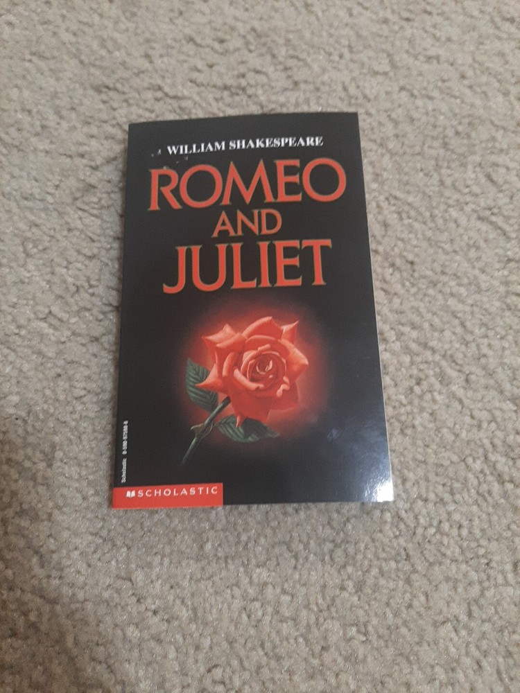 Romeo & Juliet, William Shakespeare. Paperback. Scholastic, 1969. Like new.