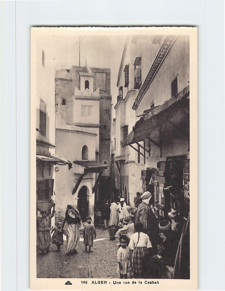 Postcard Une rue de la Casbah Algiers Algeria