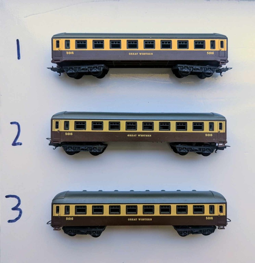 LIMA HO - Great Western 5016 Passenger Coach Car Carriages