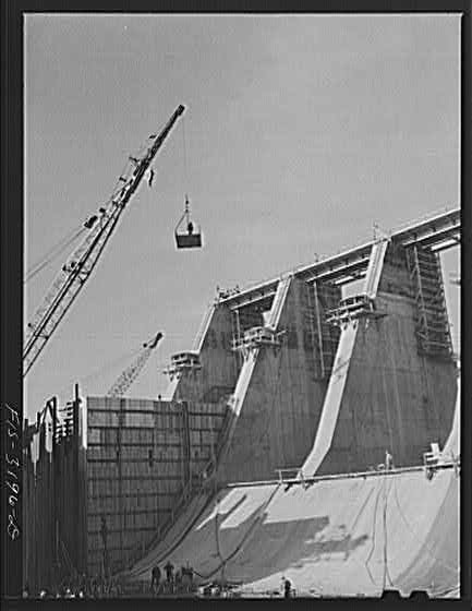 Photo:Fort Loudon Tennessee 1940s Dam Construction Crane TVA