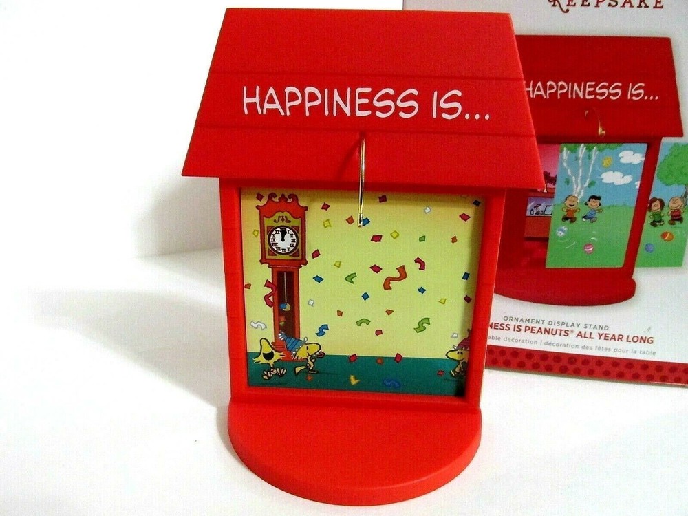 Snoopy Peanuts Charlie Brown Hallmark Christmas Ornament Figure Figurine 2013