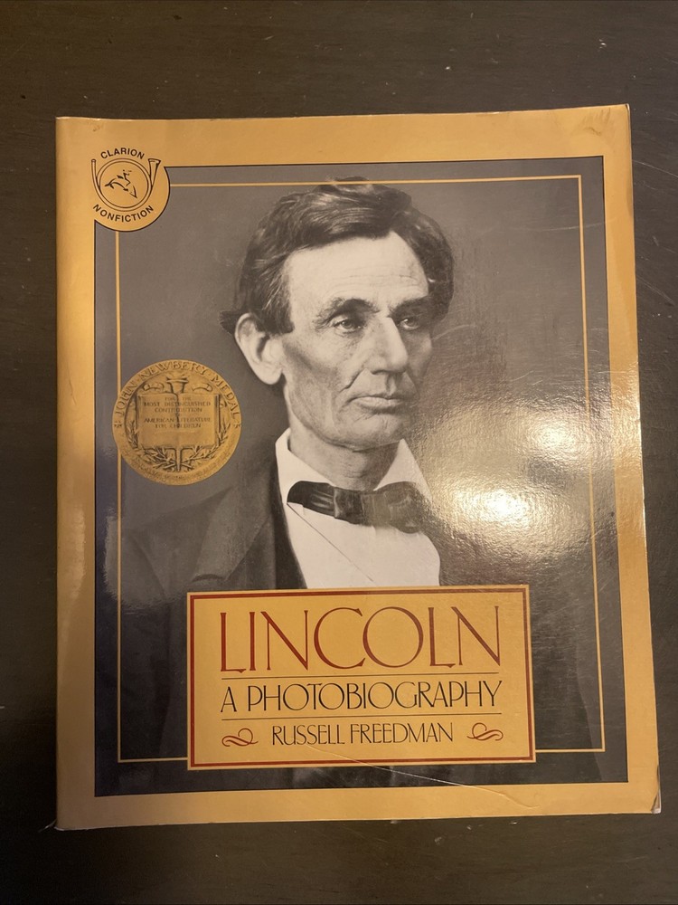 Lincoln : A Photobiography by Russell Freedman (1987, Paperback)