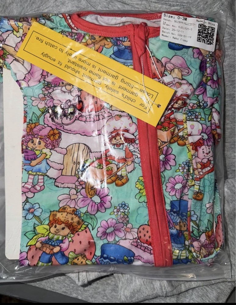 NEW  Strawberry Shortcake Bamboo Zippy 0-3 Months