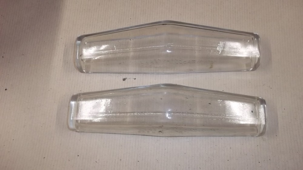 ROVER P6 JAGUAR NEW GENUINE LUCAS L649 GLASS NUMBER PLATE LIGHT LENS x 2