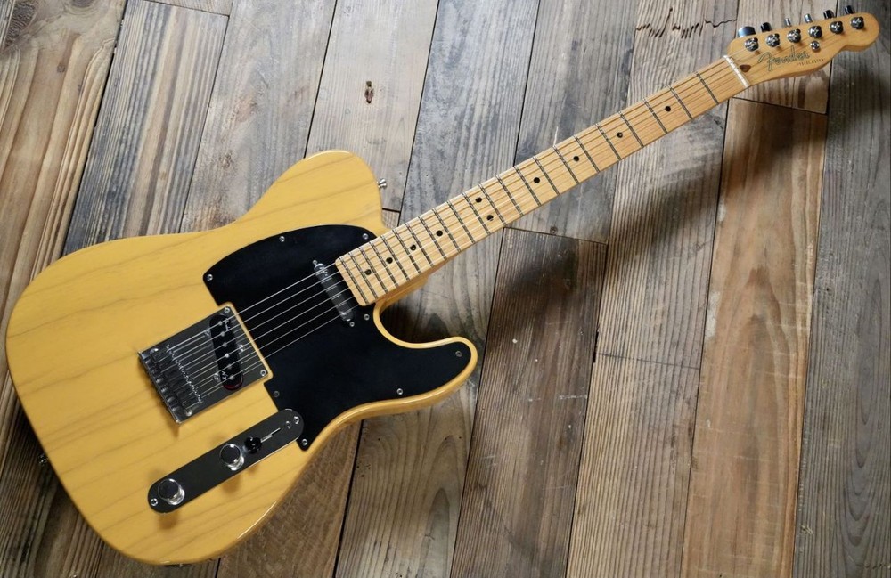 Fender American Deluxe Ash Telecaster Maple Fingerboard Butterscotch Blonde Guitar