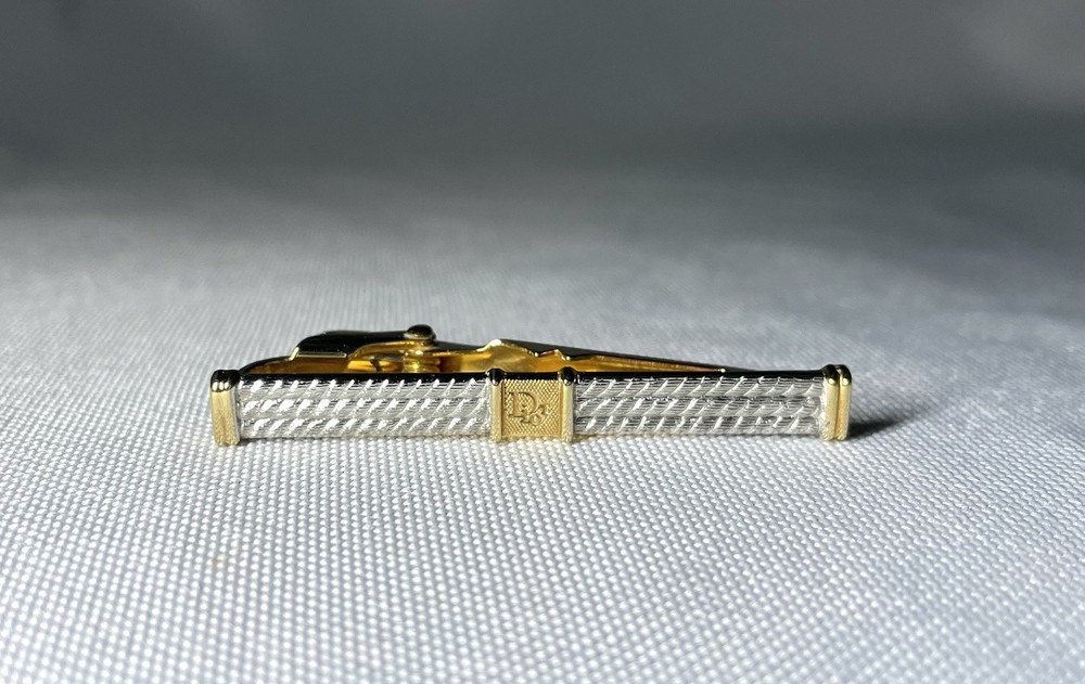 Auth Beautiful Dior Logo Rope Design Stripe line Tie Clip Bar pin Silver & Gold