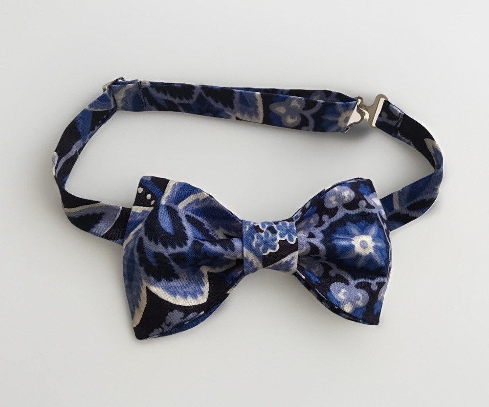 NEW Custom Mens Bow Tie Pre-tied Adjustable Blue/Navy Floral Handmade bowtie