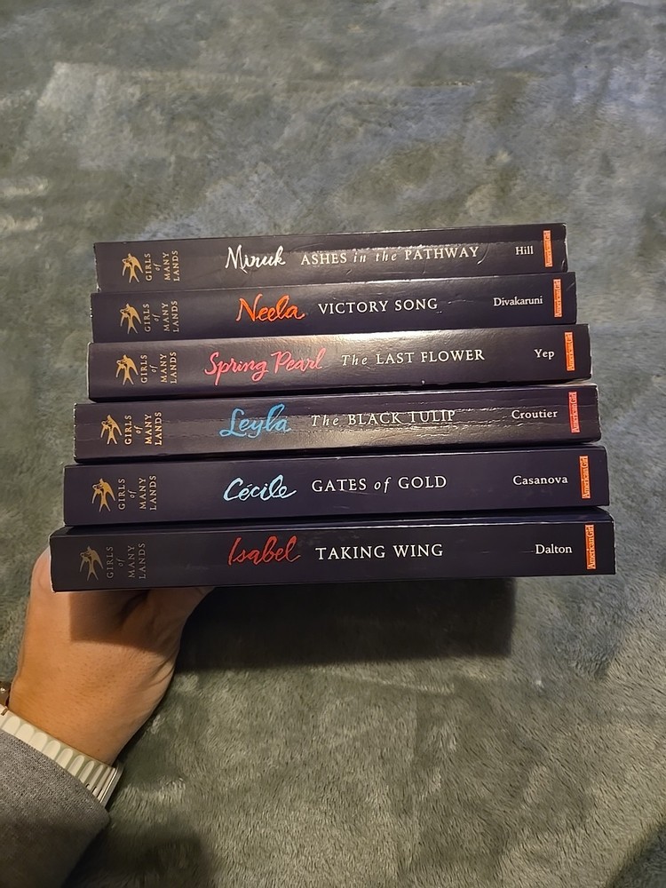 GIRLS MANY LANDS~American Girl Lot 6~MINUK~NEELA~ISABEL~CECILE~LEYLASPRING PEARL