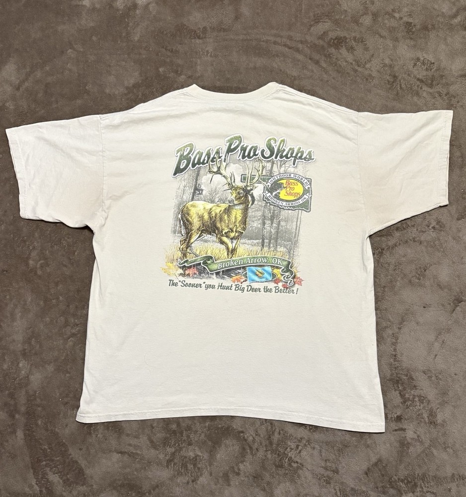 Bass Pro Shops Men's Size 2XL White Cotton Short Sleeve Deer Graphic T-Shirt
